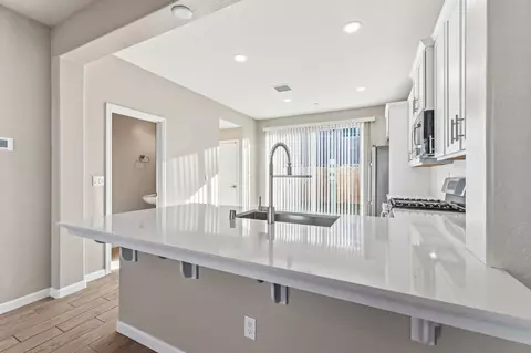 Kitchen - 1116 Elevations Way W, Madera, CA 93636 photo 2 of 3