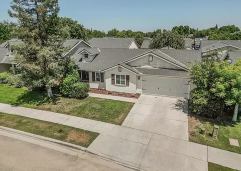 View/Area - 180 E Carpenter Ave, Reedley, CA 93654 photo 3 of 8