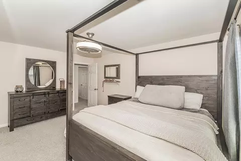 Bedroom - 180 E Carpenter Ave, Reedley, CA 93654 photo 3 of 11