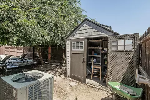 Exterior - 180 E Carpenter Ave, Reedley, CA 93654 photo 8 of 8