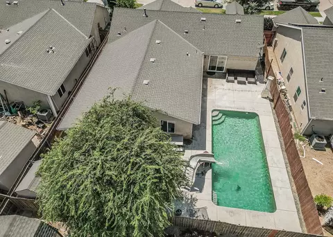 View/Area - 180 E Carpenter Ave, Reedley, CA 93654 photo 7 of 8