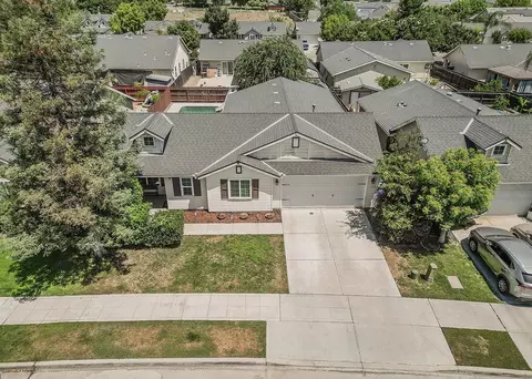 View/Area - 180 E Carpenter Ave, Reedley, CA 93654 photo 2 of 8