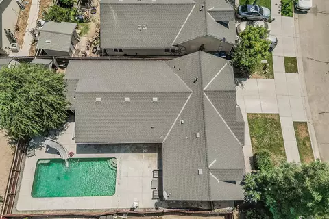 View/Area - 180 E Carpenter Ave, Reedley, CA 93654 photo 5 of 8