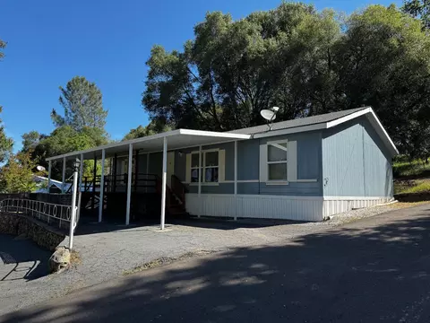 50889 Road 426 #10, Oakhurst, CA 93644