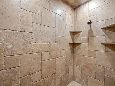 Bath - 17113 Mark Rd, Madera, CA 93636 photo 5 of 12
