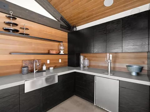 Kitchen - 17113 Mark Rd, Madera, CA 93636 photo 5 of 6