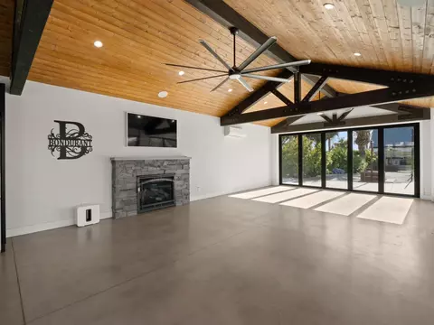 Living - 17113 Mark Rd, Madera, CA 93636 photo 4 of 6