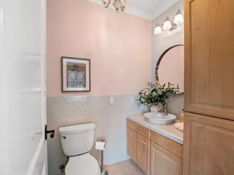Bath - 17113 Mark Rd, Madera, CA 93636 photo 8 of 12