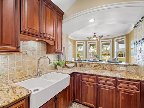 Kitchen - 17113 Mark Rd, Madera, CA 93636 photo 3 of 6