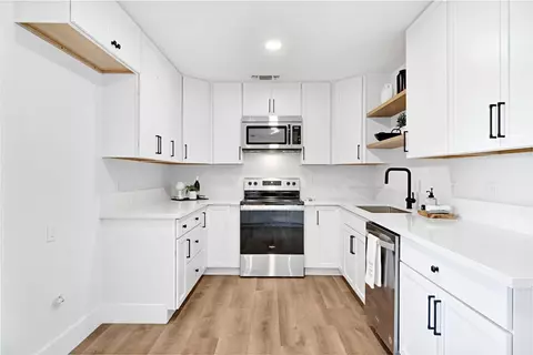 Kitchen - 14160 Road 36, Madera, CA 93636 photo 3 of 5