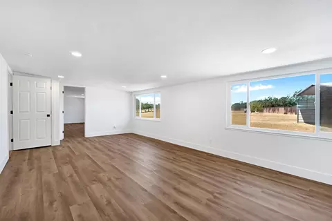 Living - 14160 Road 36, Madera, CA 93636 photo 4 of 8