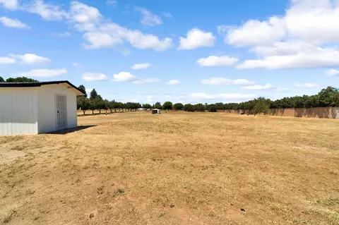 Exterior - 14160 Road 36, Madera, CA 93636 photo 9 of 14