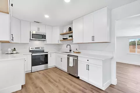 Kitchen - 14160 Road 36, Madera, CA 93636 photo 2 of 5