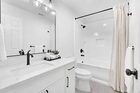 Bath - 14160 Road 36, Madera, CA 93636 photo 1 of 4
