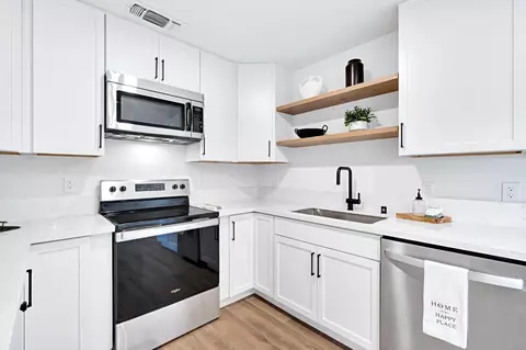 Kitchen - 14160 Road 36, Madera, CA 93636 photo 4 of 5