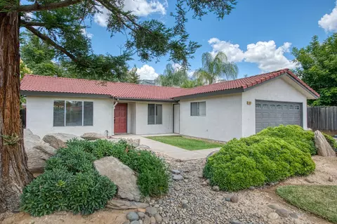 5034 W Menlo Ave, Fresno, CA 93722