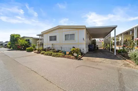 1724 Minnewawa Ave #131, Clovis, CA 93612 photo 2