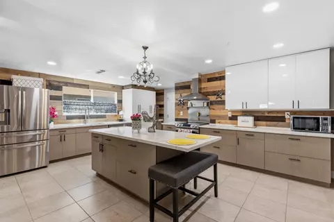 1149 River Blf, Oakdale, CA 95361