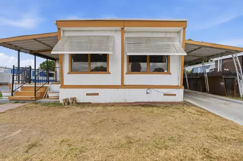 852 E Grangeville Blvd #SPC 62, Hanford, CA 93230