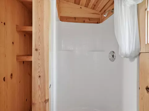 Bath - 59967 Cascadel Rd, North Fork, CA 93643 photo 4 of 4