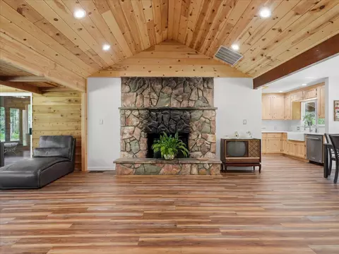 Living - 59967 Cascadel Rd, North Fork, CA 93643 photo 2 of 6