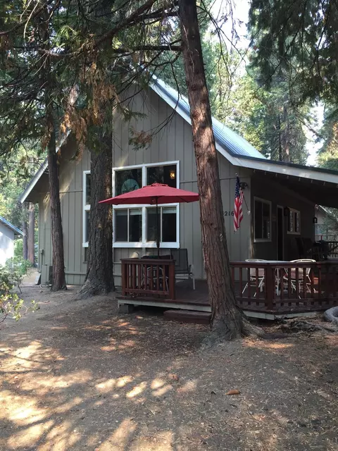 42165 Smoke Tree Ln, Shaver Lake, CA 93664