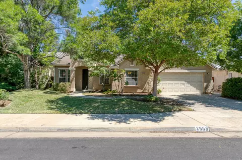 Exterior - 2959 Swift Ave, Clovis, CA 93611 photo 2 of 9