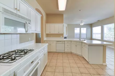 Kitchen - 2959 Swift Ave, Clovis, CA 93611 photo 2 of 2