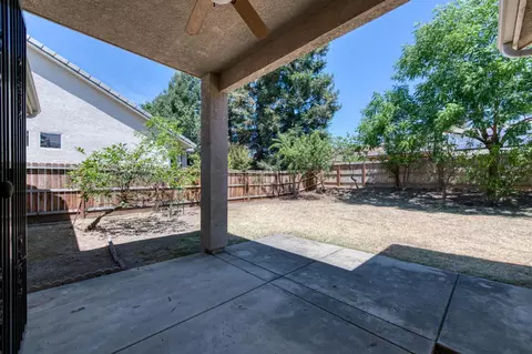 Exterior - 2959 Swift Ave, Clovis, CA 93611 photo 5 of 9