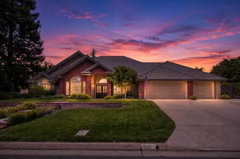 856 E Sutton Dr, Fresno, CA 93720