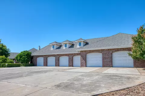 Exterior - 4715 E Copper Ave, Clovis, CA 93619 photo 4 of 6