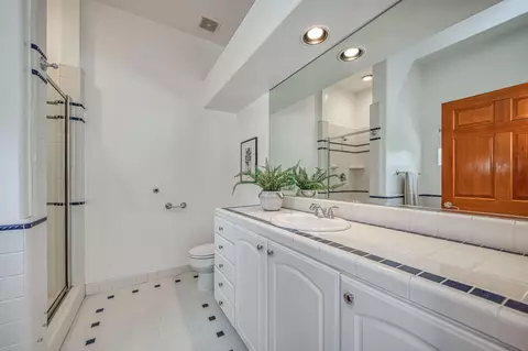 Bath - 4715 E Copper Ave, Clovis, CA 93619 photo 2 of 7