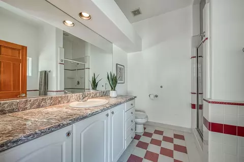Bath - 4715 E Copper Ave, Clovis, CA 93619 photo 4 of 7
