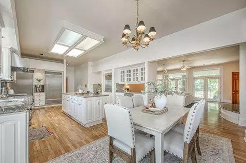 Kitchen - 4715 E Copper Ave, Clovis, CA 93619 photo 4 of 7
