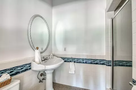 Bath - 4715 E Copper Ave, Clovis, CA 93619 photo 7 of 7