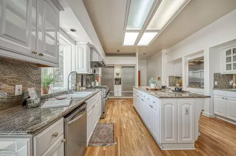 Kitchen - 4715 E Copper Ave, Clovis, CA 93619 photo 2 of 7