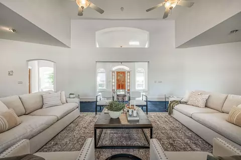 Living - 4715 E Copper Ave, Clovis, CA 93619 photo 2 of 4