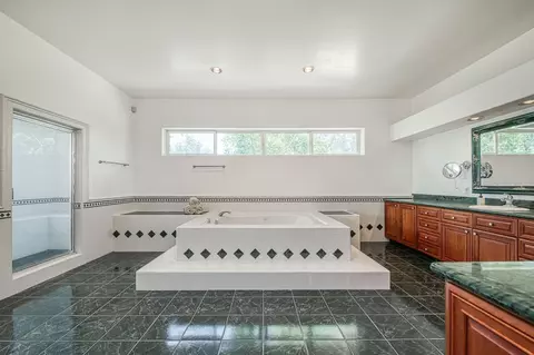 Bath - 4715 E Copper Ave, Clovis, CA 93619 photo 6 of 7