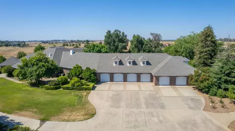Exterior - 4715 E Copper Ave, Clovis, CA 93619 photo 2 of 6