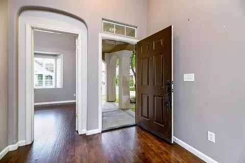Entry Way - 793 W Bordeaux Ln, Clovis, CA 93619 photo 2 of 3