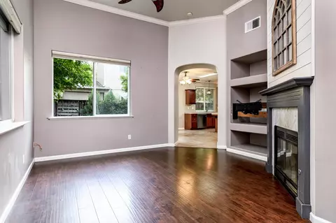 Living - 793 W Bordeaux Ln, Clovis, CA 93619 photo 2 of 2