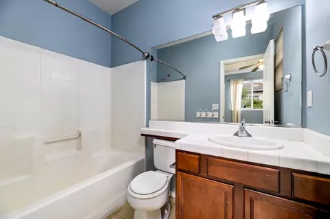 Bath - 793 W Bordeaux Ln, Clovis, CA 93619 photo 2 of 4