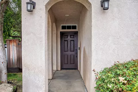 Entry Way - 793 W Bordeaux Ln, Clovis, CA 93619 photo 1 of 3