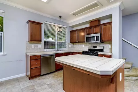 Kitchen - 793 W Bordeaux Ln, Clovis, CA 93619 photo 2 of 2