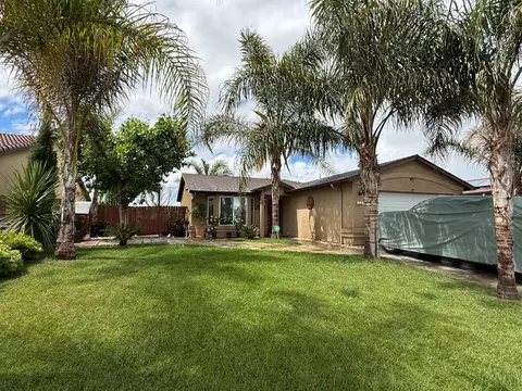 70 Segovia St, Mendota, CA 93640