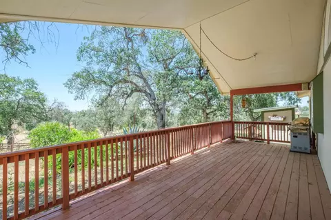 Exterior - 37667 Eagle Dr, Raymond, CA 93653 photo 6 of 13