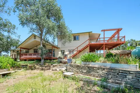 Exterior - 37667 Eagle Dr, Raymond, CA 93653 photo 9 of 13