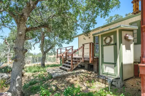 Exterior - 37667 Eagle Dr, Raymond, CA 93653 photo 10 of 13