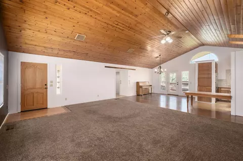 Living - 37667 Eagle Dr, Raymond, CA 93653 photo 3 of 7