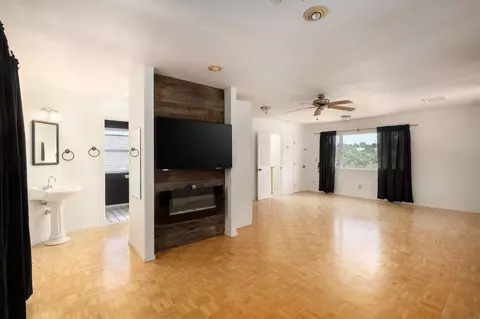 Living - 37667 Eagle Dr, Raymond, CA 93653 photo 7 of 7